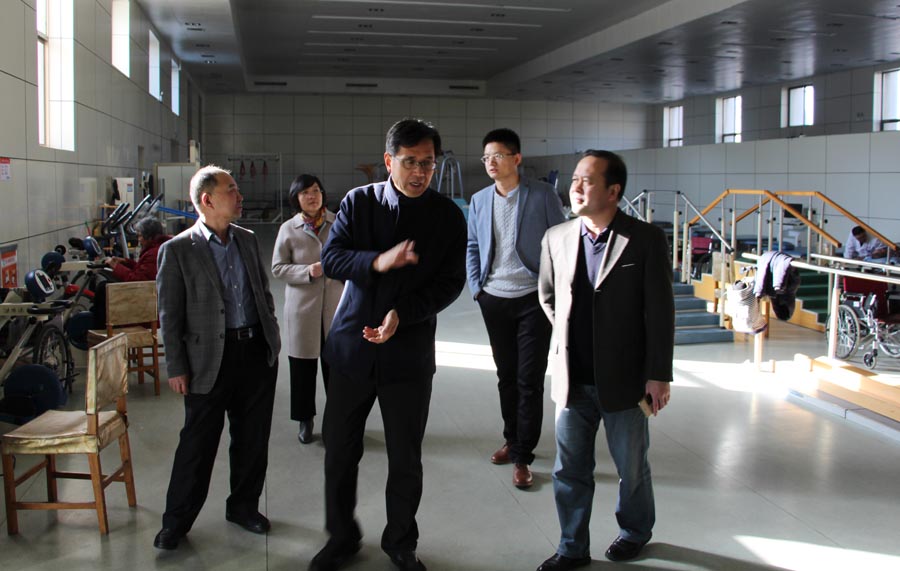 泰山疗养院参观2.JPG 泰山疗养院参观2.JPG