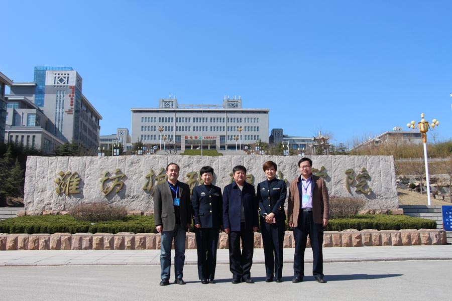 海总来校选拔学生.JPG